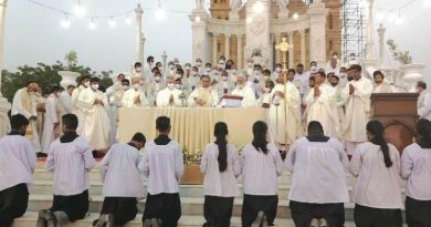 The 6thArchbishop of the Archdiocese of Karachi Benny Mario Travas installed in the metropolis.