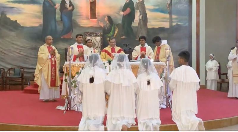 Two new priest ordain at St. Phillips Parish, Archdiocese of Karachi